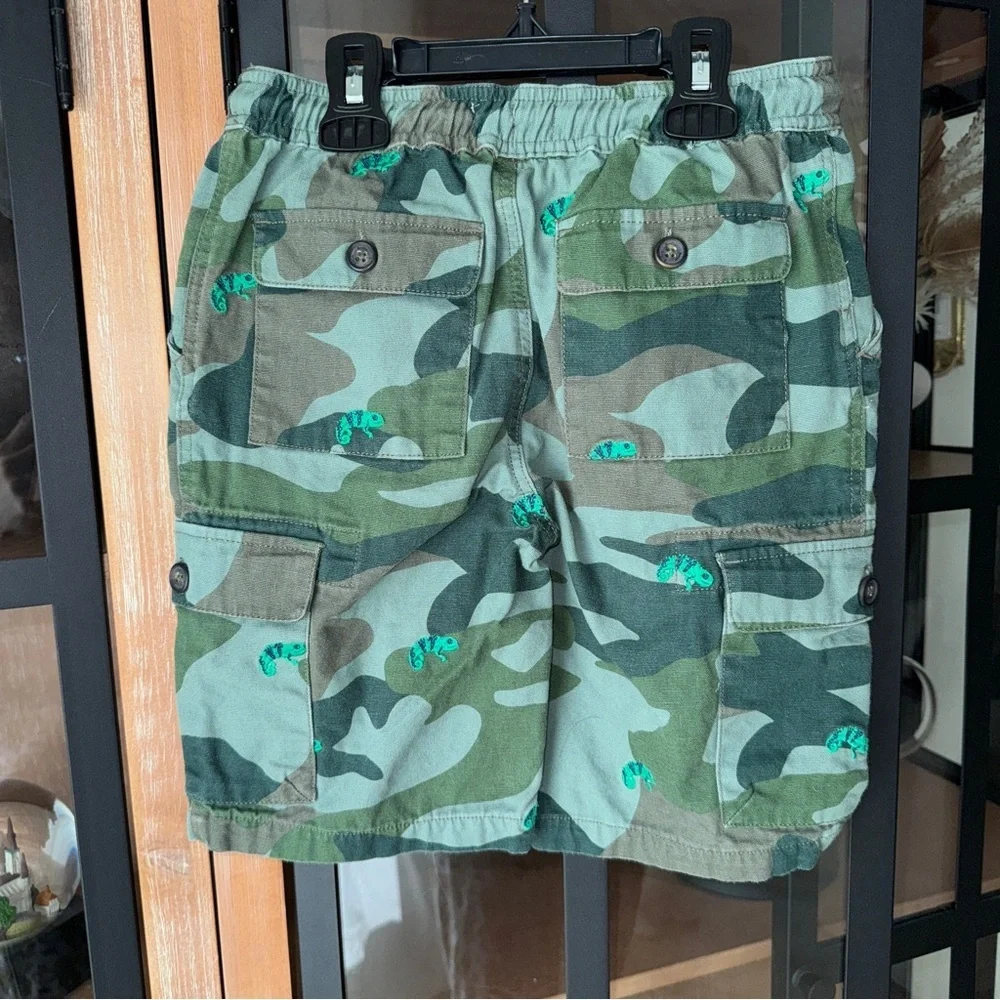 Mini Boden embroidered camo shorts iguanas chameleons boys cargo